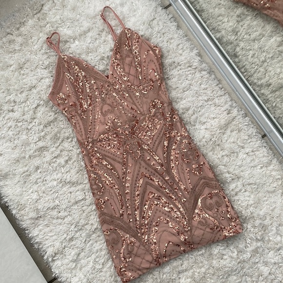 The cutest dress✨ - Picture 1 of 4